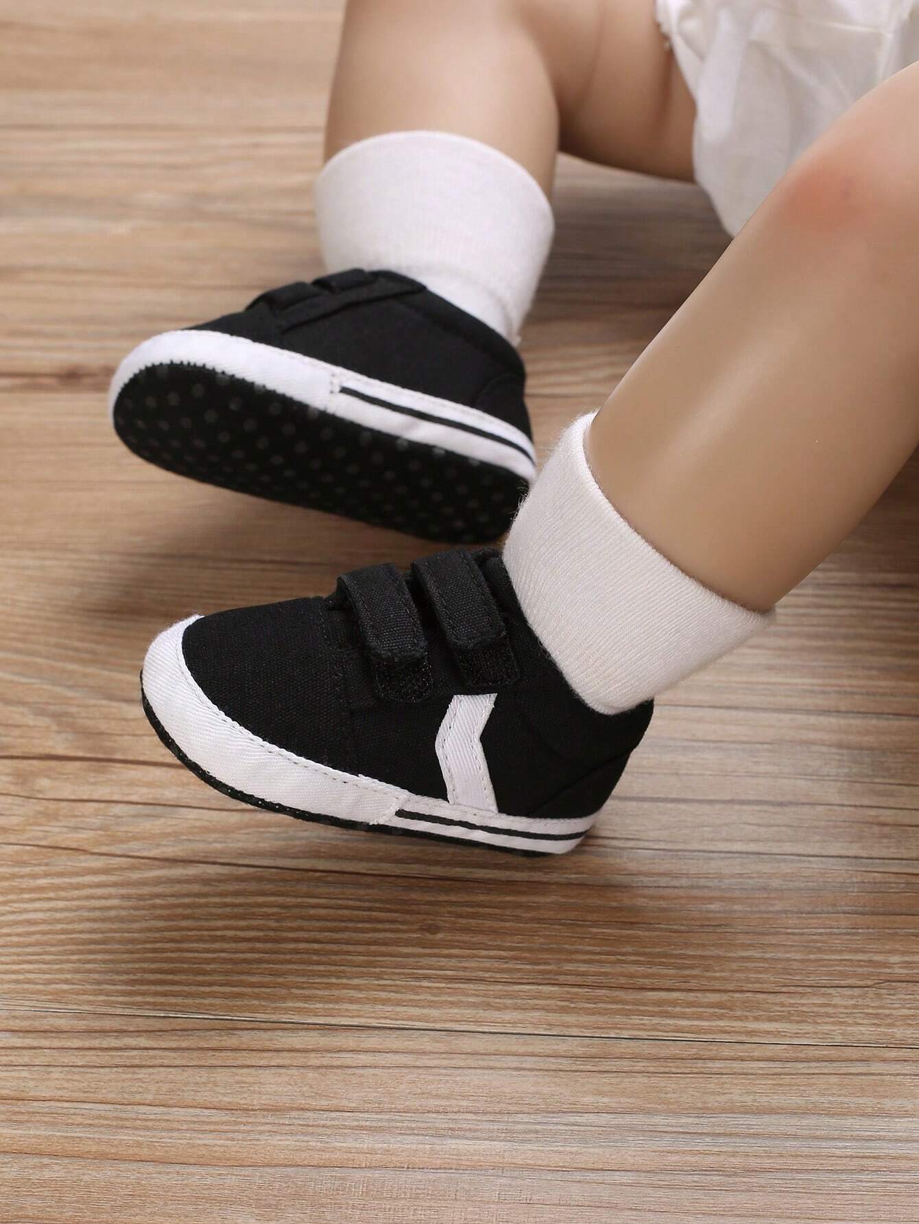 Buy SHEIN Baby Boys Two Tone Hook-and-loop Fastener Canvas Sporty Skate Shoes For Spring And Autumn in Pakistan