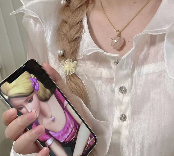 Buy Orb & Gravel Rose Quartz Gold Necklace in Pakistan