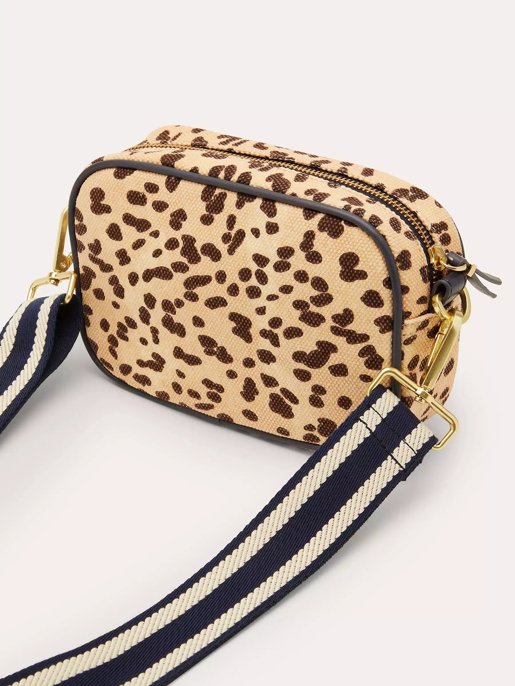 Buy Cheetah Print Crossbody Bag in Pakistan