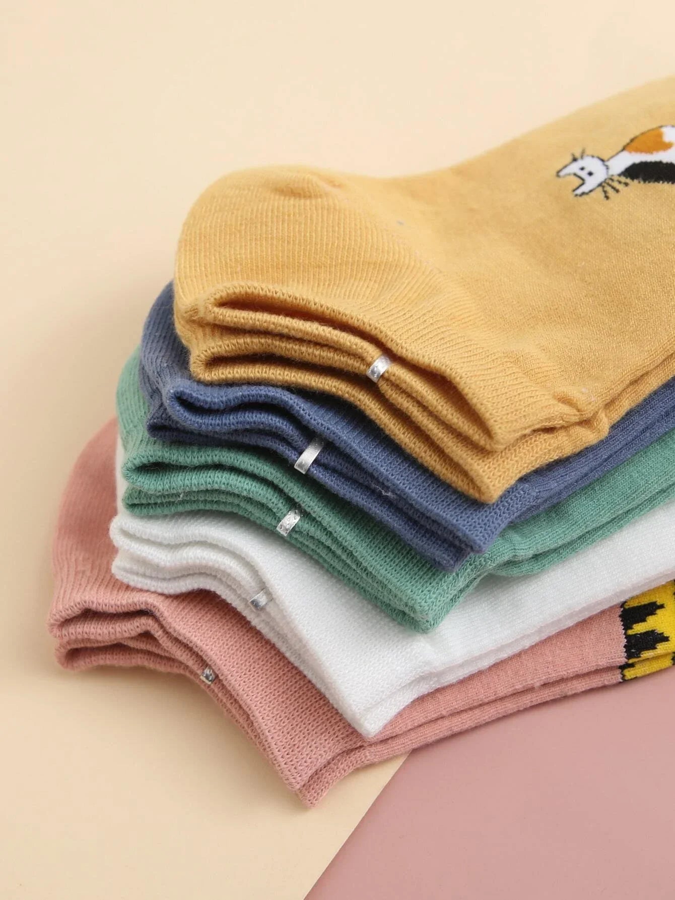 Buy Shein 5pairs Cartoon Graphic Socks in Pakistan