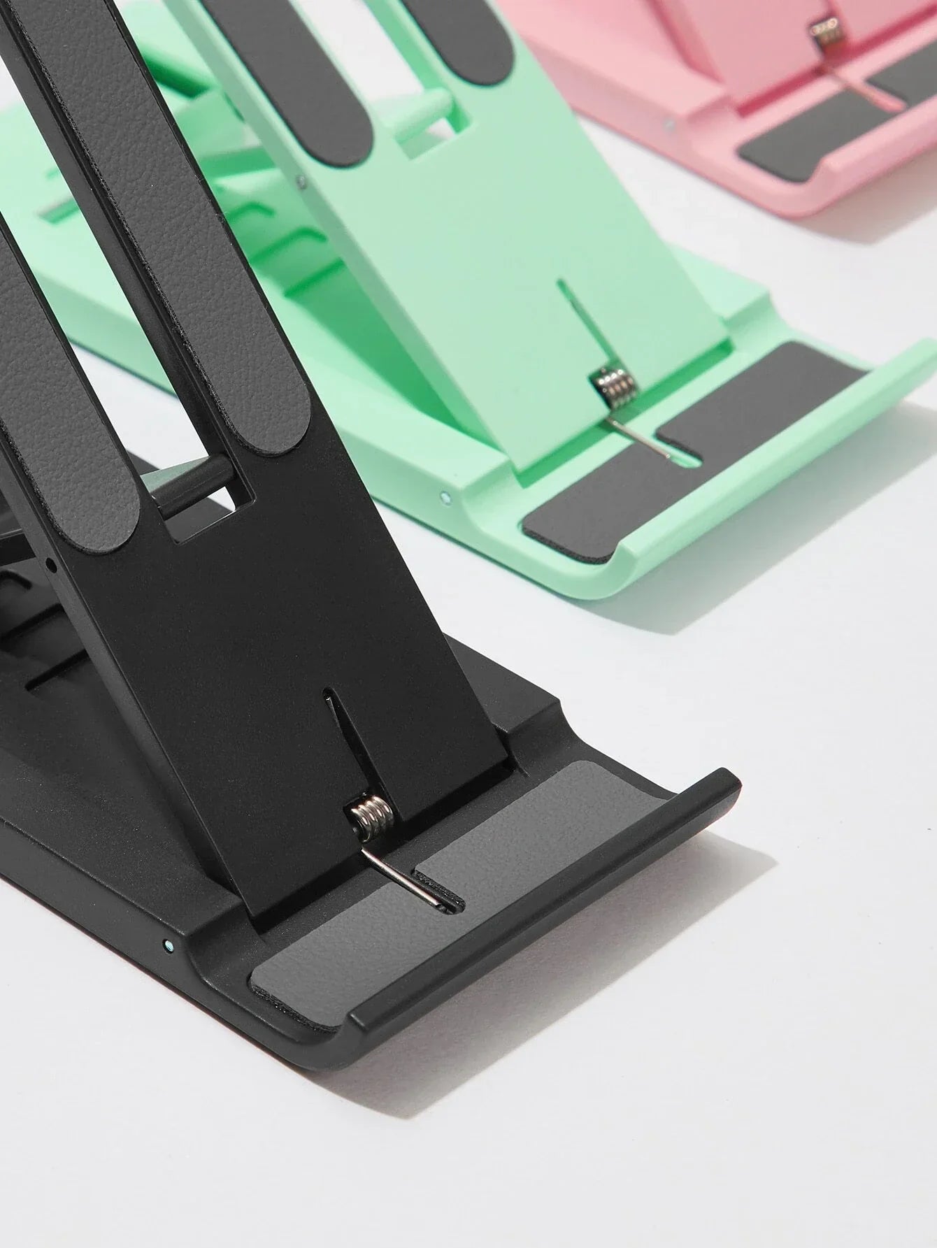 Buy SHEIN 1pc Random Color Phone Holder in Pakistan