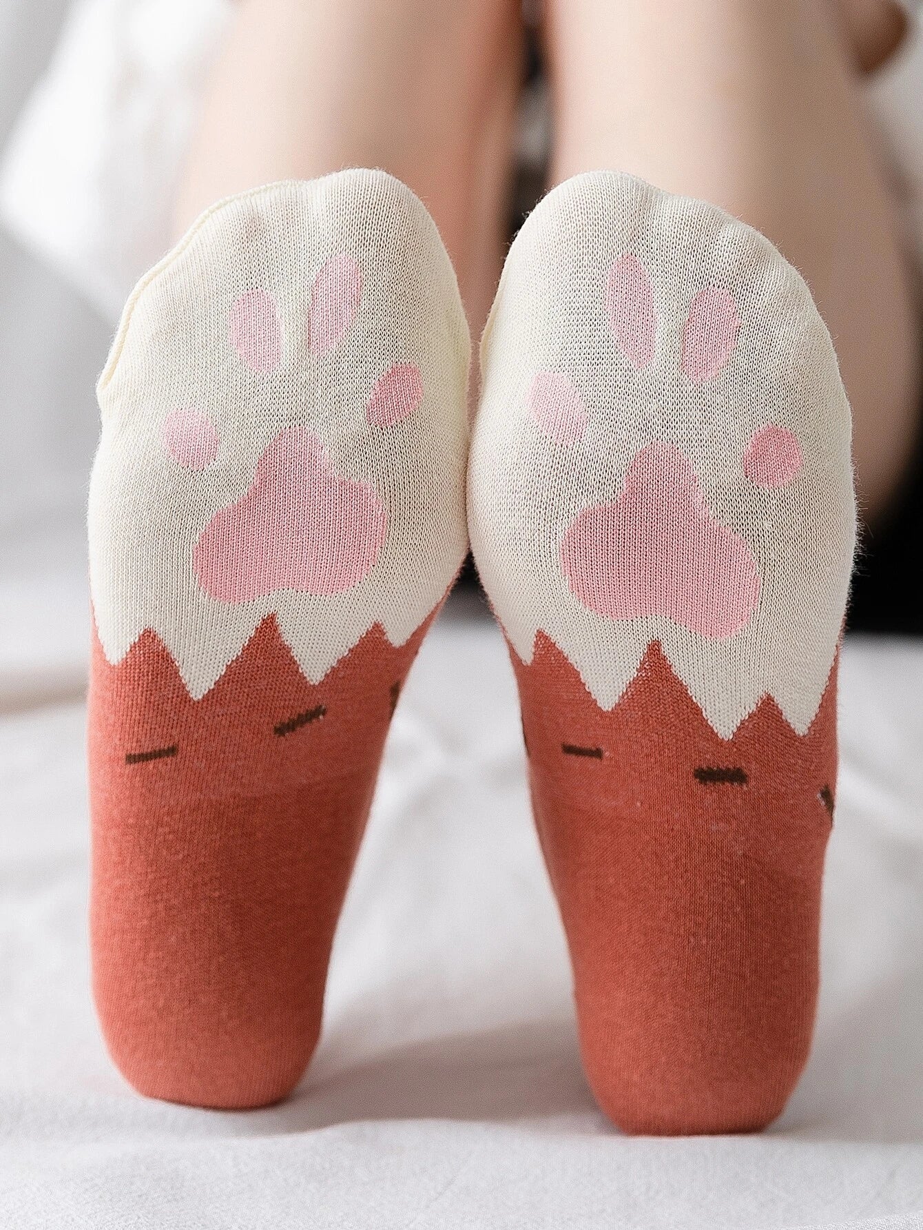 Buy Shein 5pairs Claw Pattern Invisible Socks in Pakistan