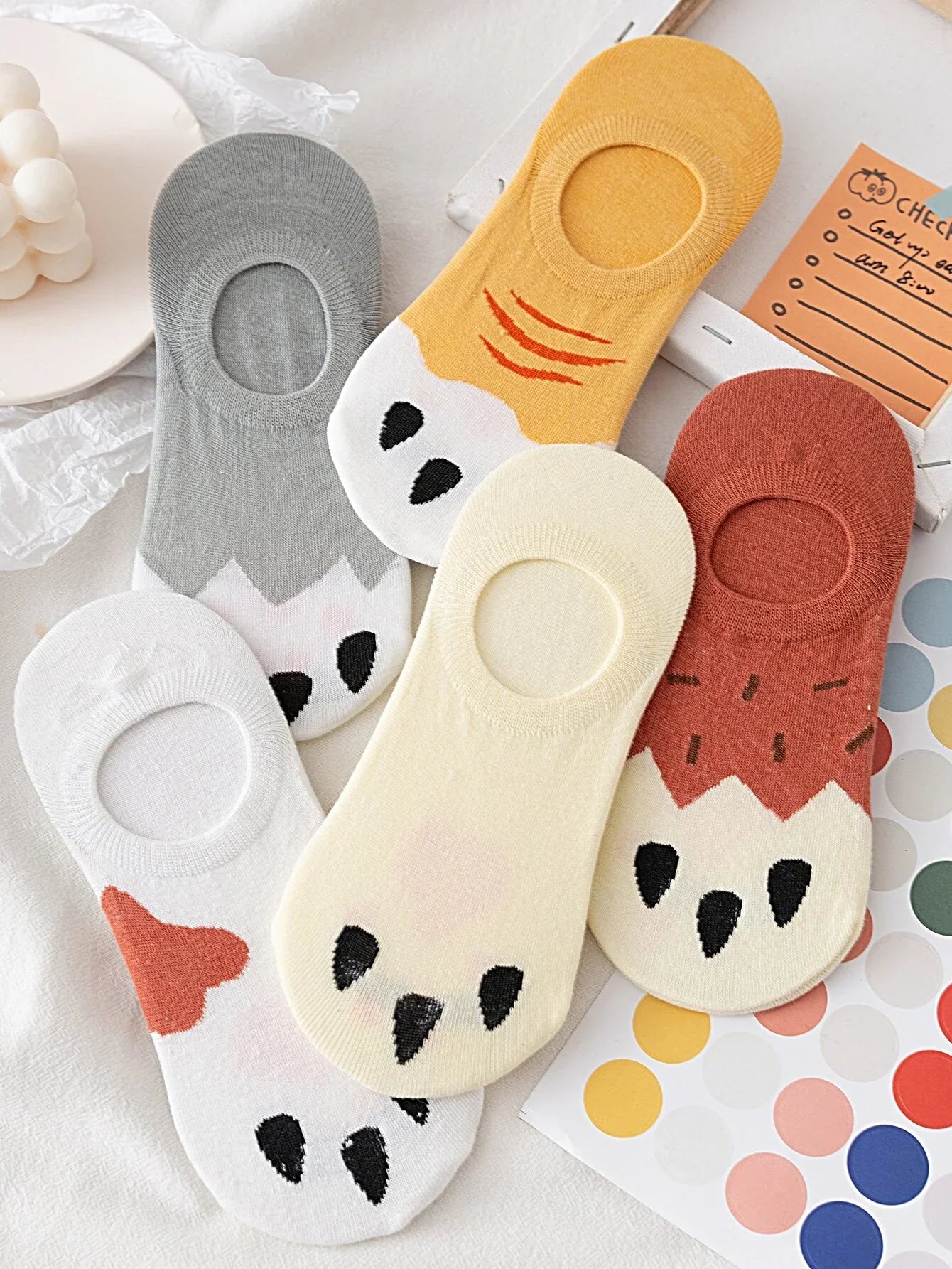 Buy Shein 5pairs Claw Pattern Invisible Socks in Pakistan