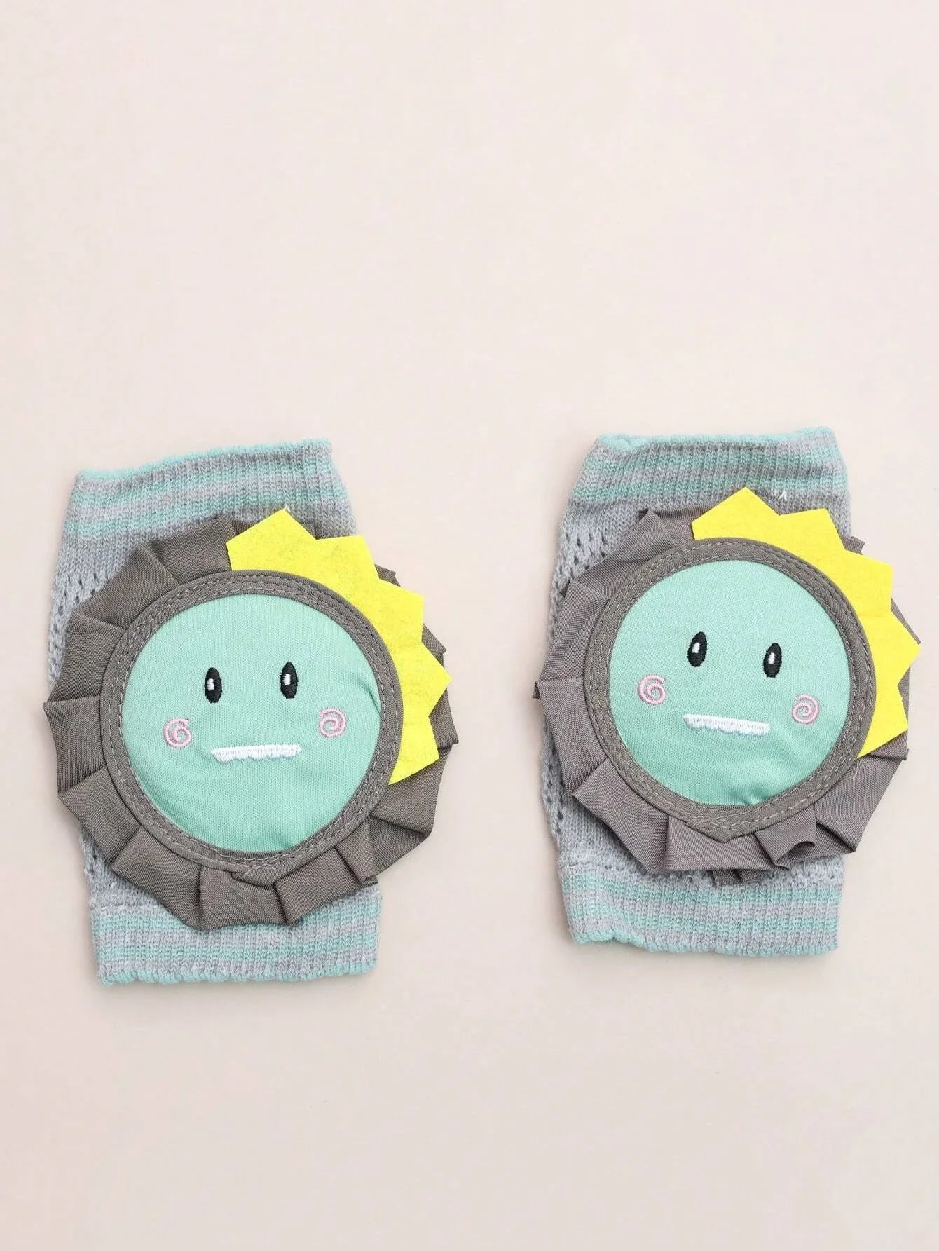 Buy SHEIN 2pcs Baby Cartoon Graphic Knee Protector in Pakistan