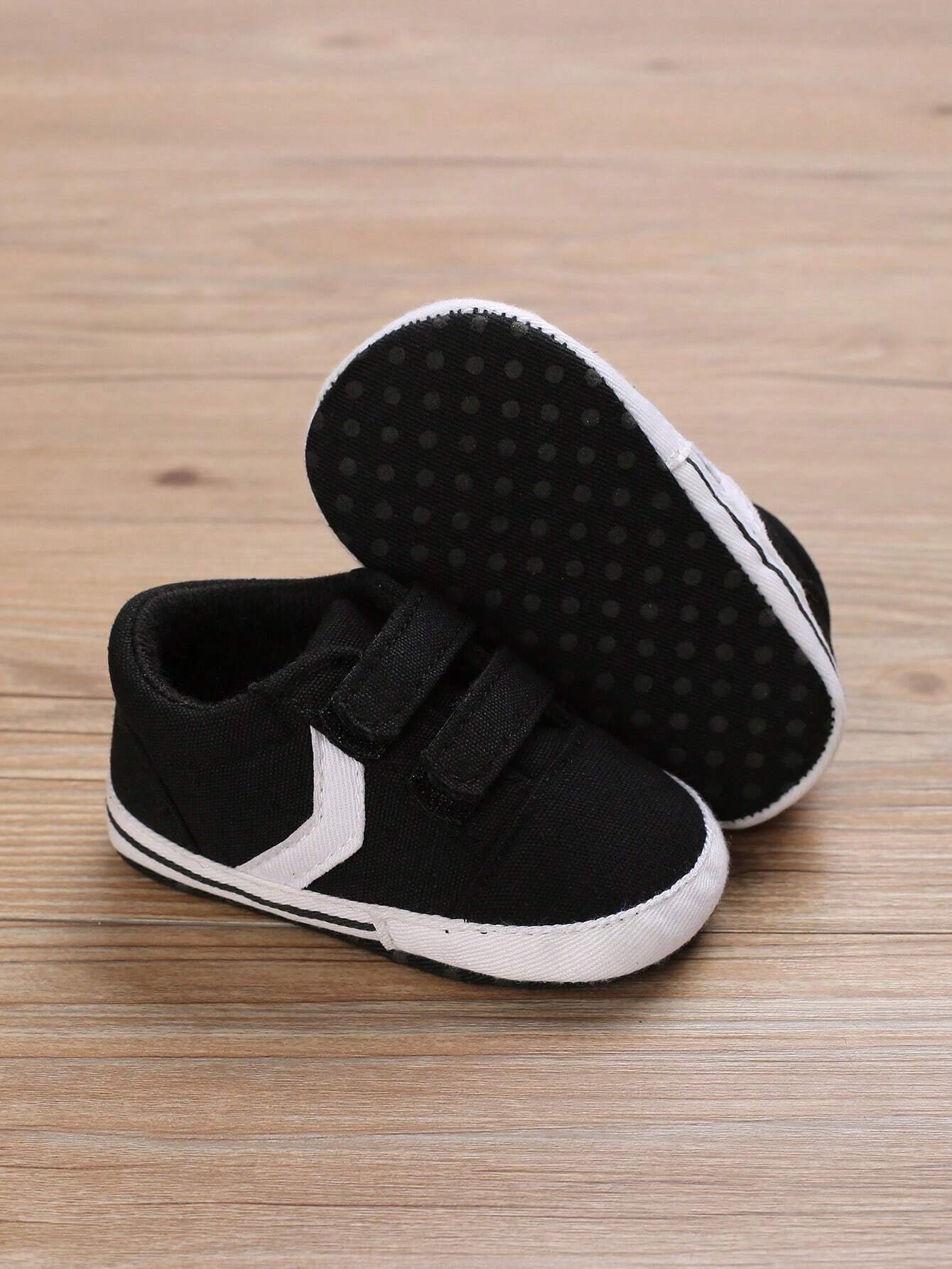 Buy SHEIN Baby Boys Two Tone Hook-and-loop Fastener Canvas Sporty Skate Shoes For Spring And Autumn in Pakistan