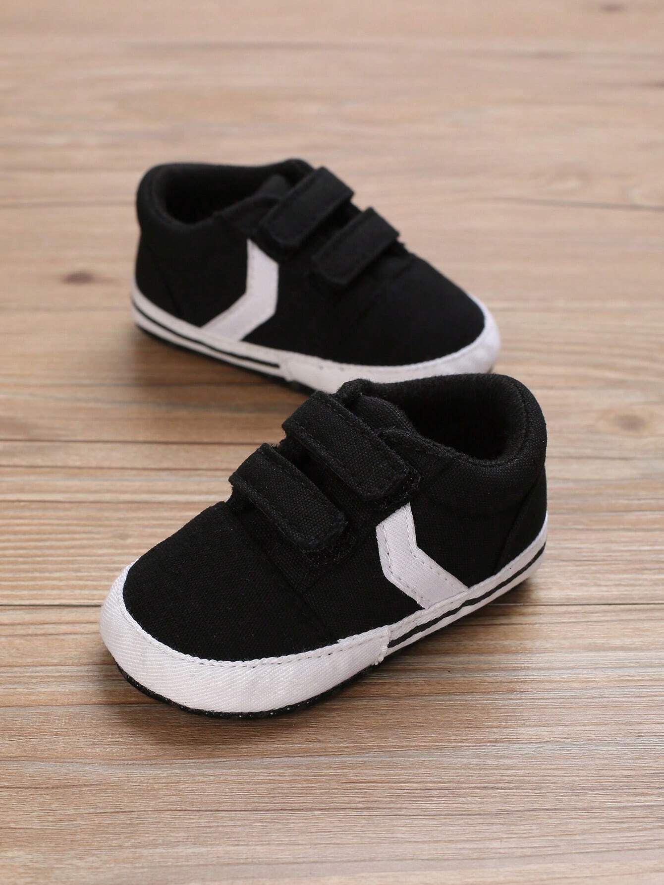 Buy SHEIN Baby Boys Two Tone Hook-and-loop Fastener Canvas Sporty Skate Shoes For Spring And Autumn in Pakistan