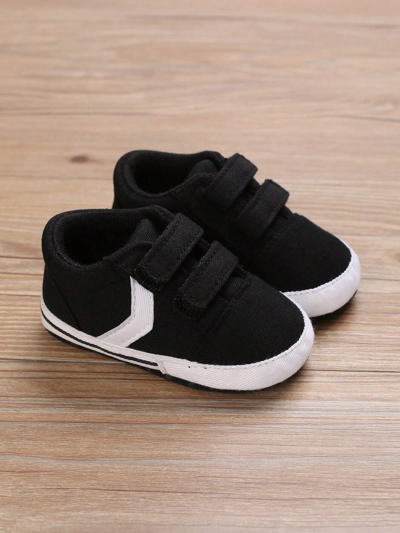 Buy SHEIN Baby Boys Two Tone Hook-and-loop Fastener Canvas Sporty Skate Shoes For Spring And Autumn in Pakistan