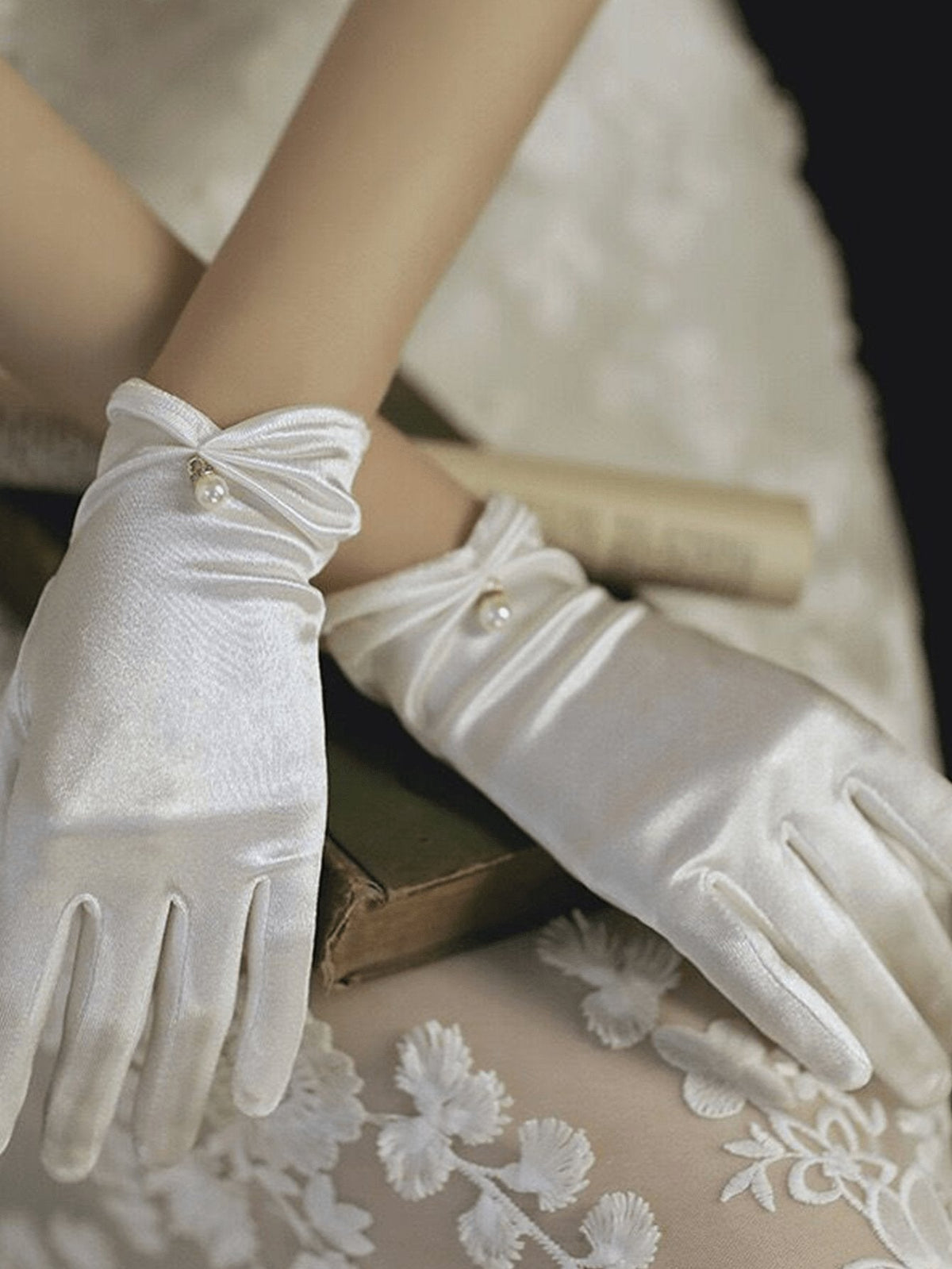 Buy SHEIN 1pair Women's French Vintage Style White Pearl Gloves, Thin Section Sunscreen Party Satin Gloves For Women in Pakistan