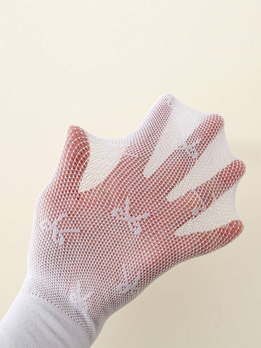 Buy SHEIN 1pc Baby Girls' White Butterfly Jacquard Fishnet Stocking, Suitable For Summer Daily Wear in Pakistan