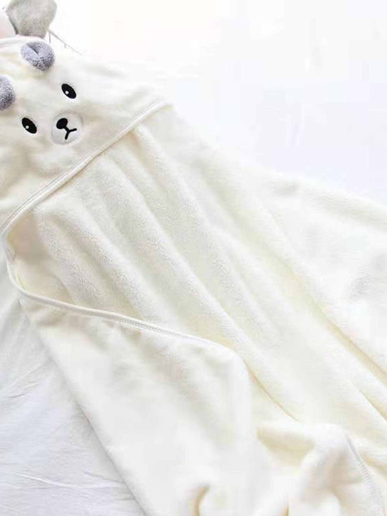 Buy SHEIN 1pc Beige Coral Fleece Baby Blanket Suitable For Daily Baby Swaddling in Pakistan