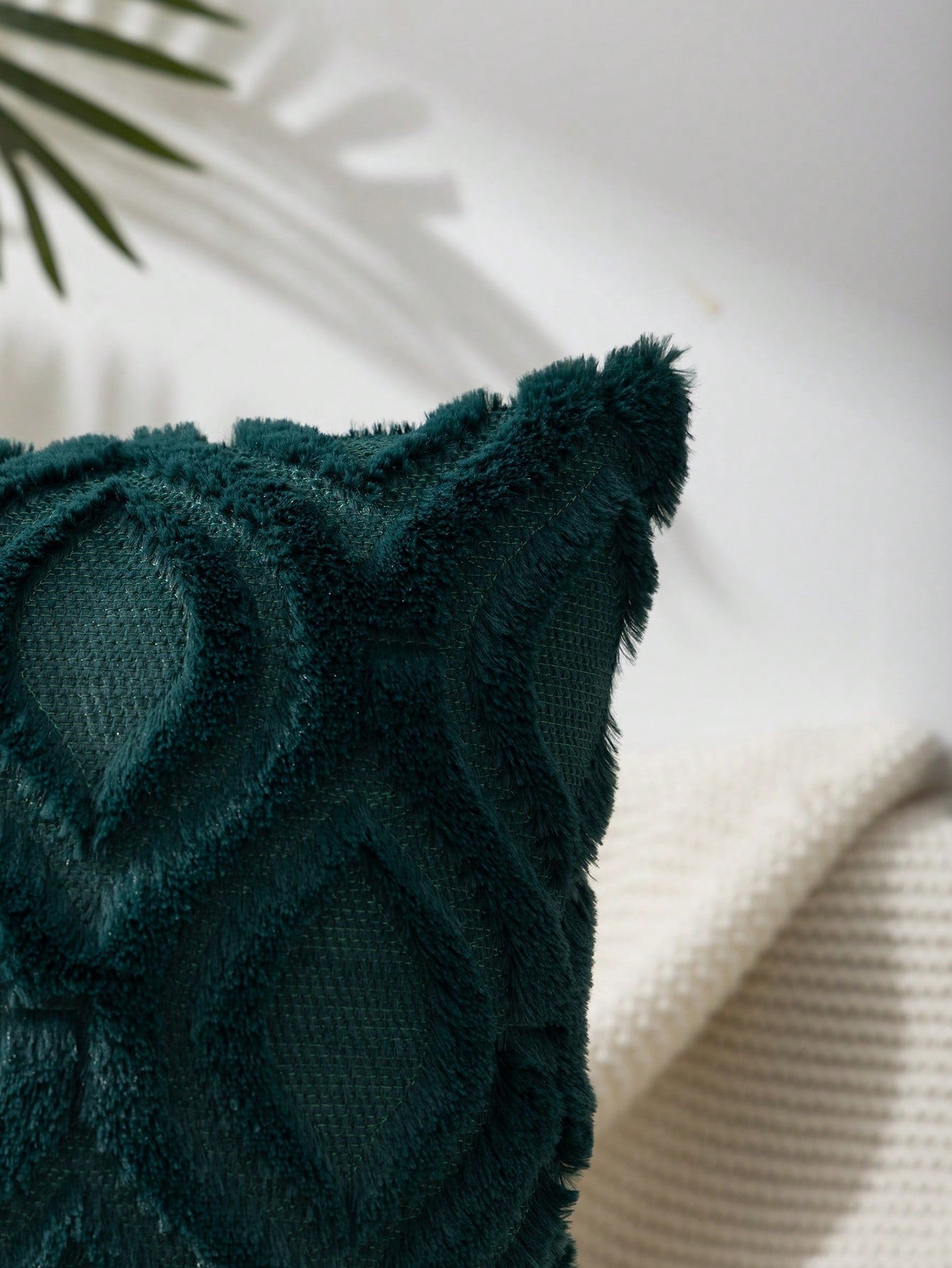 Buy SHEIN 1pc Dark Green Geometric Pattern Cushion Cover Without Filler, Modern Stretchy Throw Pillow Cover For Household in Pakistan