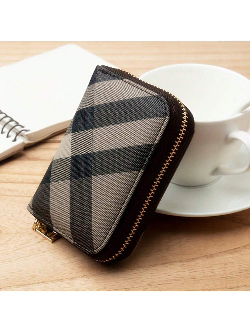 Buy SHEIN 1pc Fashionable Credit Card Holder And Coin Purse, Unisex in Pakistan