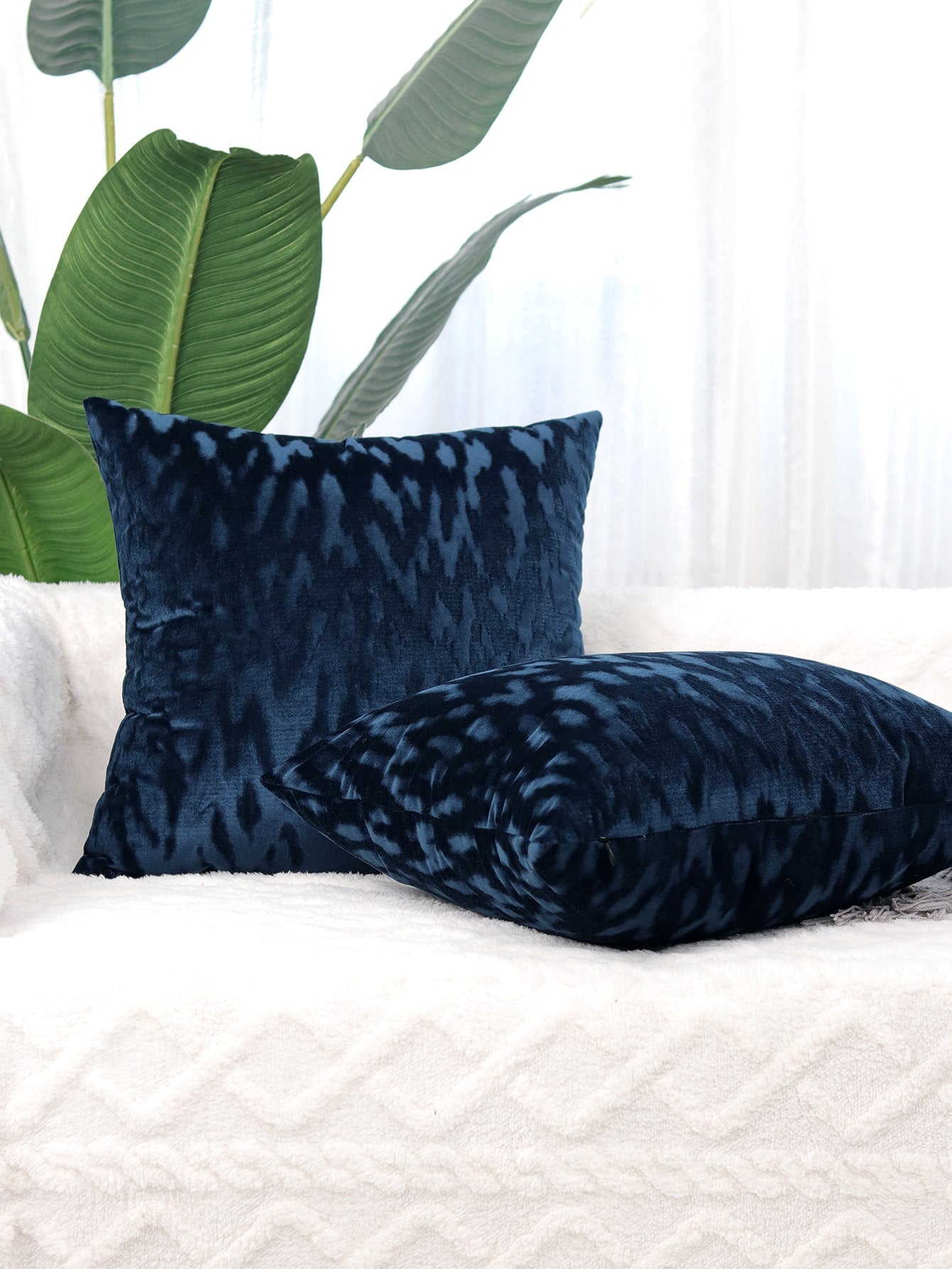 Buy SHEIN 1pc Fuzzy Cushion Cover Without Filler in Pakistan