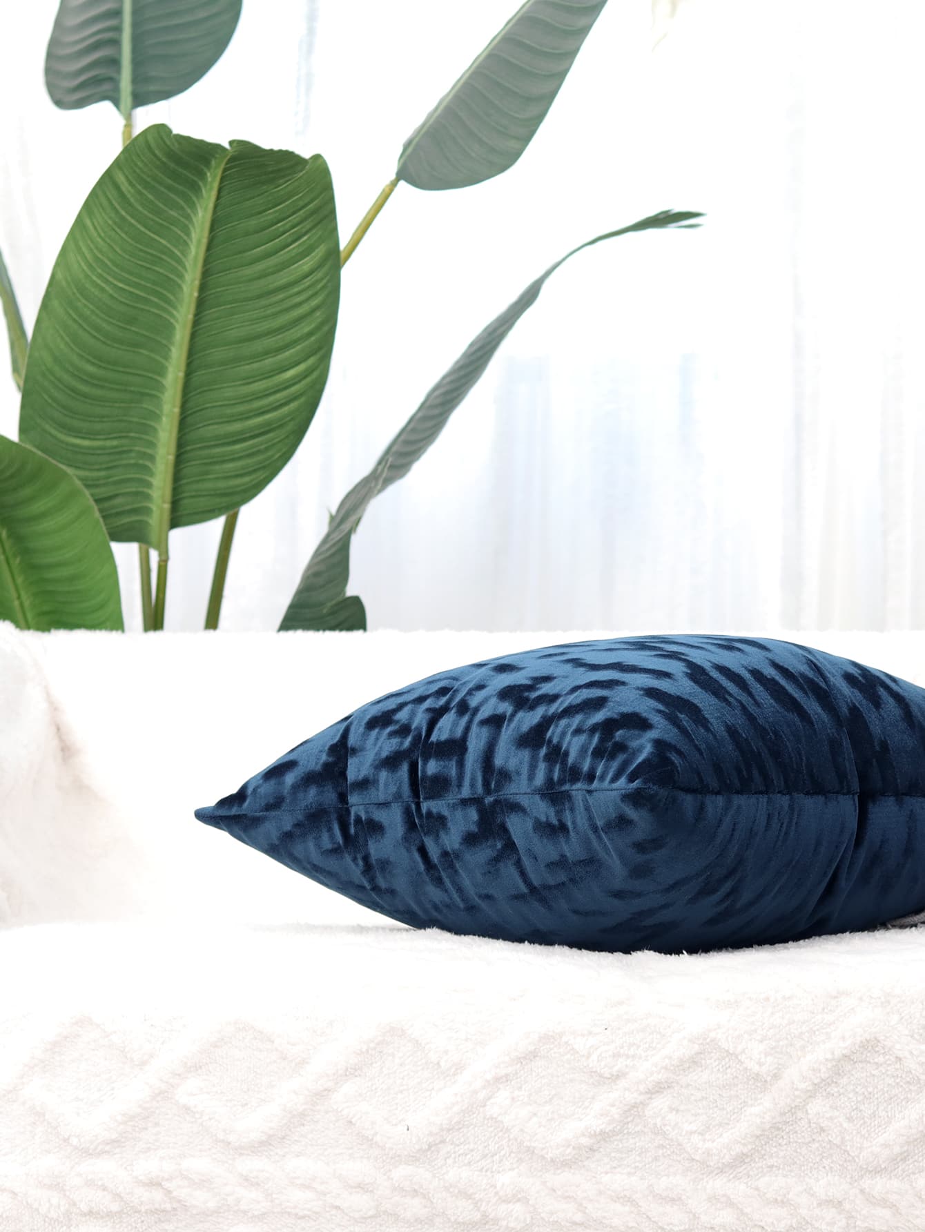 Buy SHEIN 1pc Fuzzy Cushion Cover Without Filler in Pakistan