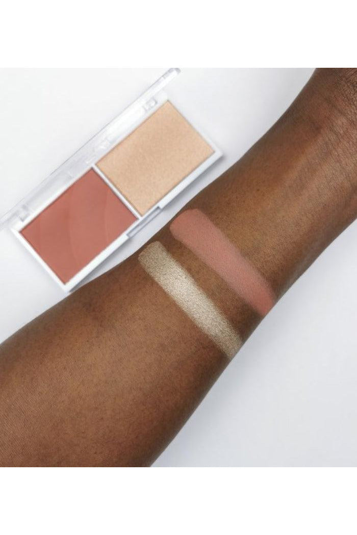 Buy Revolution Relove Colour Play Blushed Duo in Pakistan