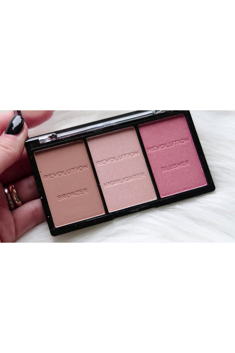 Buy Makeup Revolution Ultra Brightening Contour Kit - Ultra Fair C01 in Pakistan