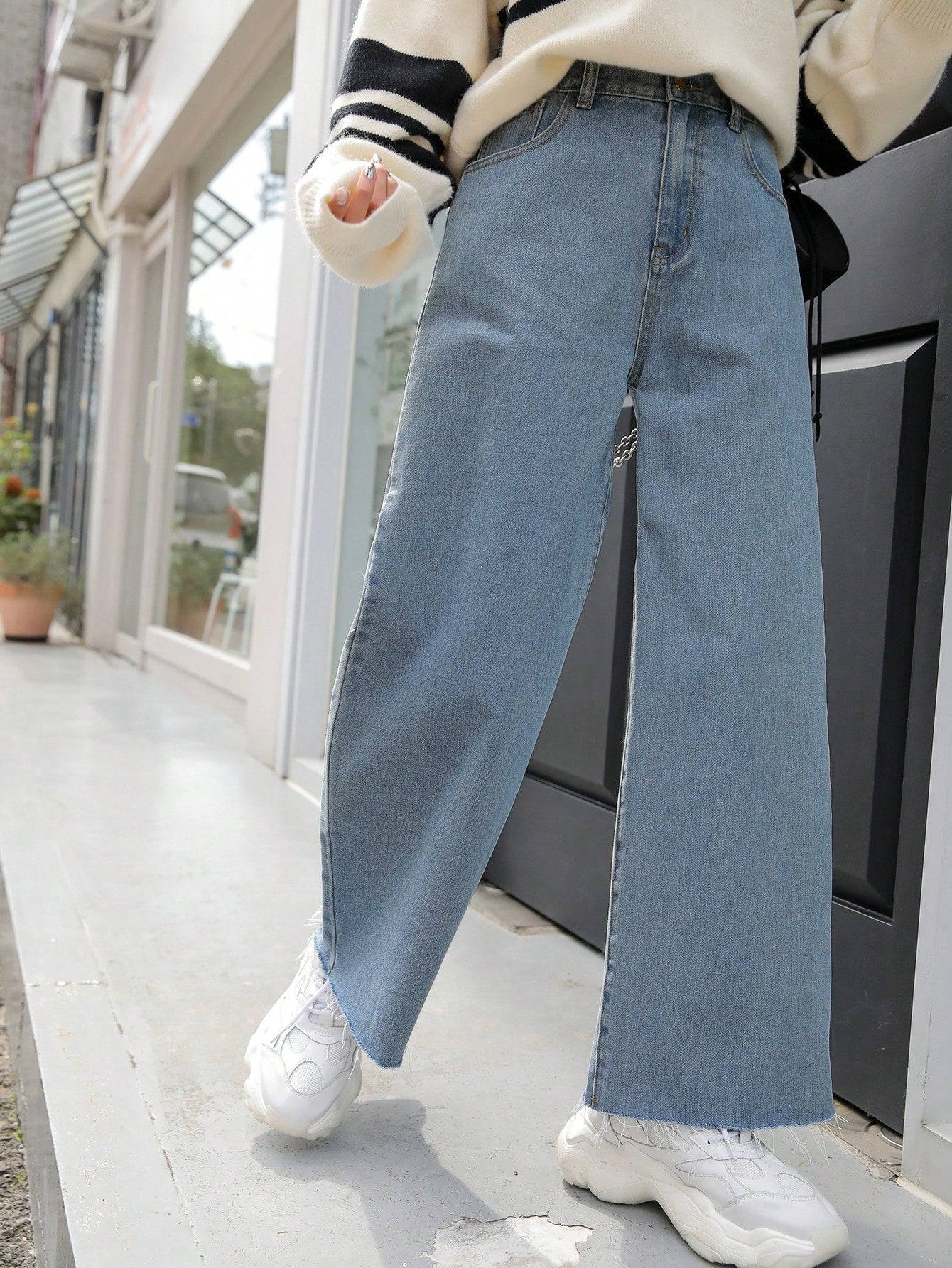 Buy SHEIN DAZY Wide Leg Pocket Detail Jeans in Pakistan