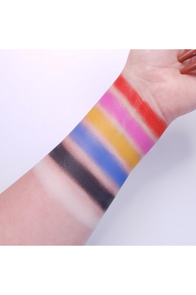 Buy Revolution Relove Colour Play Dreamer Eyeshadow Palette in Pakistan