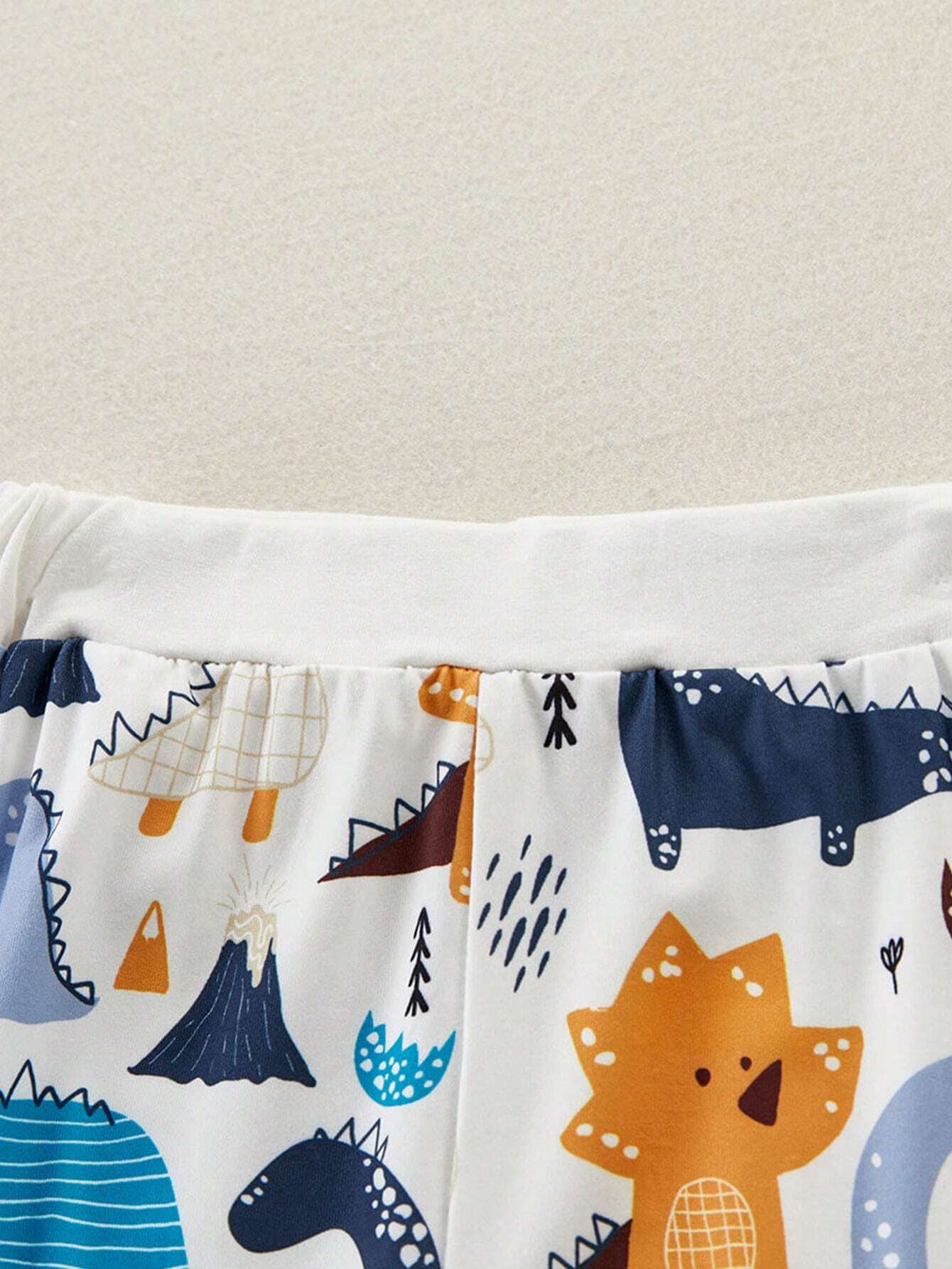 Buy SHEIN Fashionable 2pcs Baby Boys' Hoodie And Printed Pants Set in Pakistan