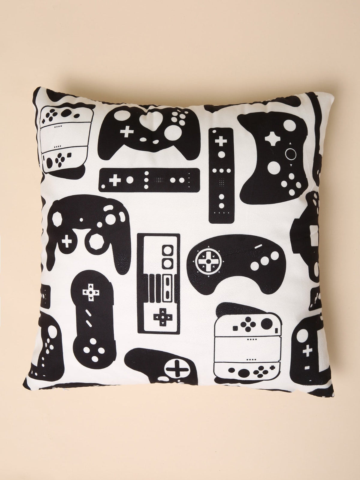 Buy SHEIN Gamepad Print Cushion Cover Without Filler, Modern Throw Pillow Cover, Pillow Insert Not Include, For Sofa, Living Room in Pakistan