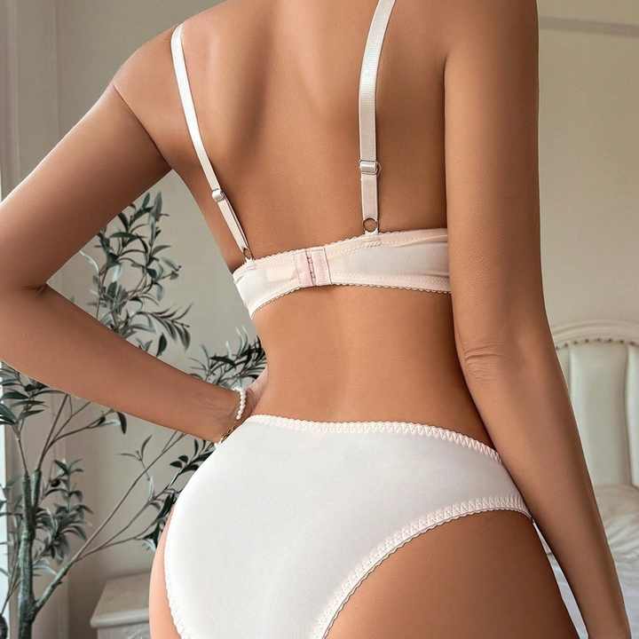 Buy Bra Set - Vanilla Lace in Pakistan
