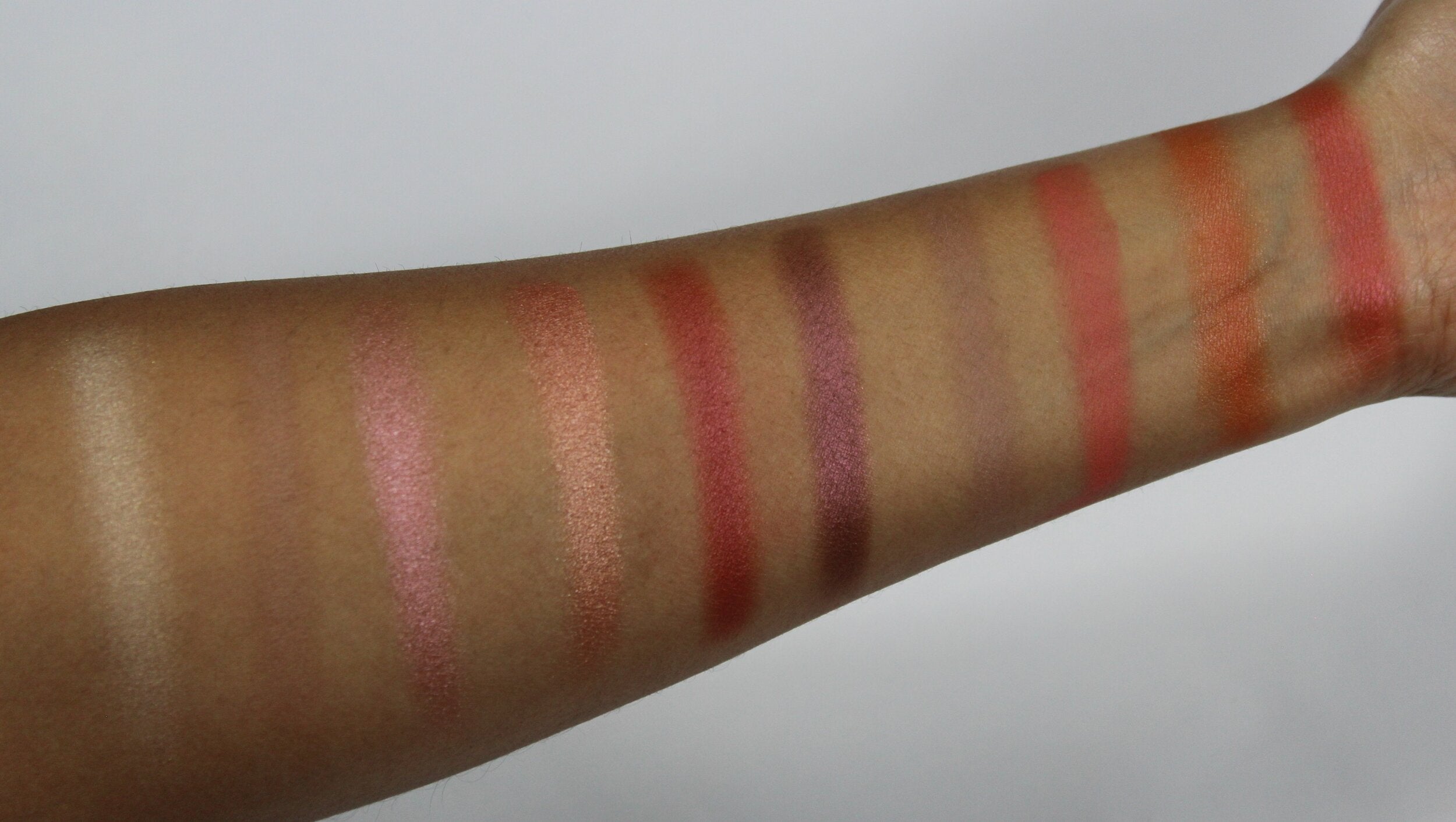 Buy MUA Professional 20 Shade Eyeshadow Palette in Pakistan