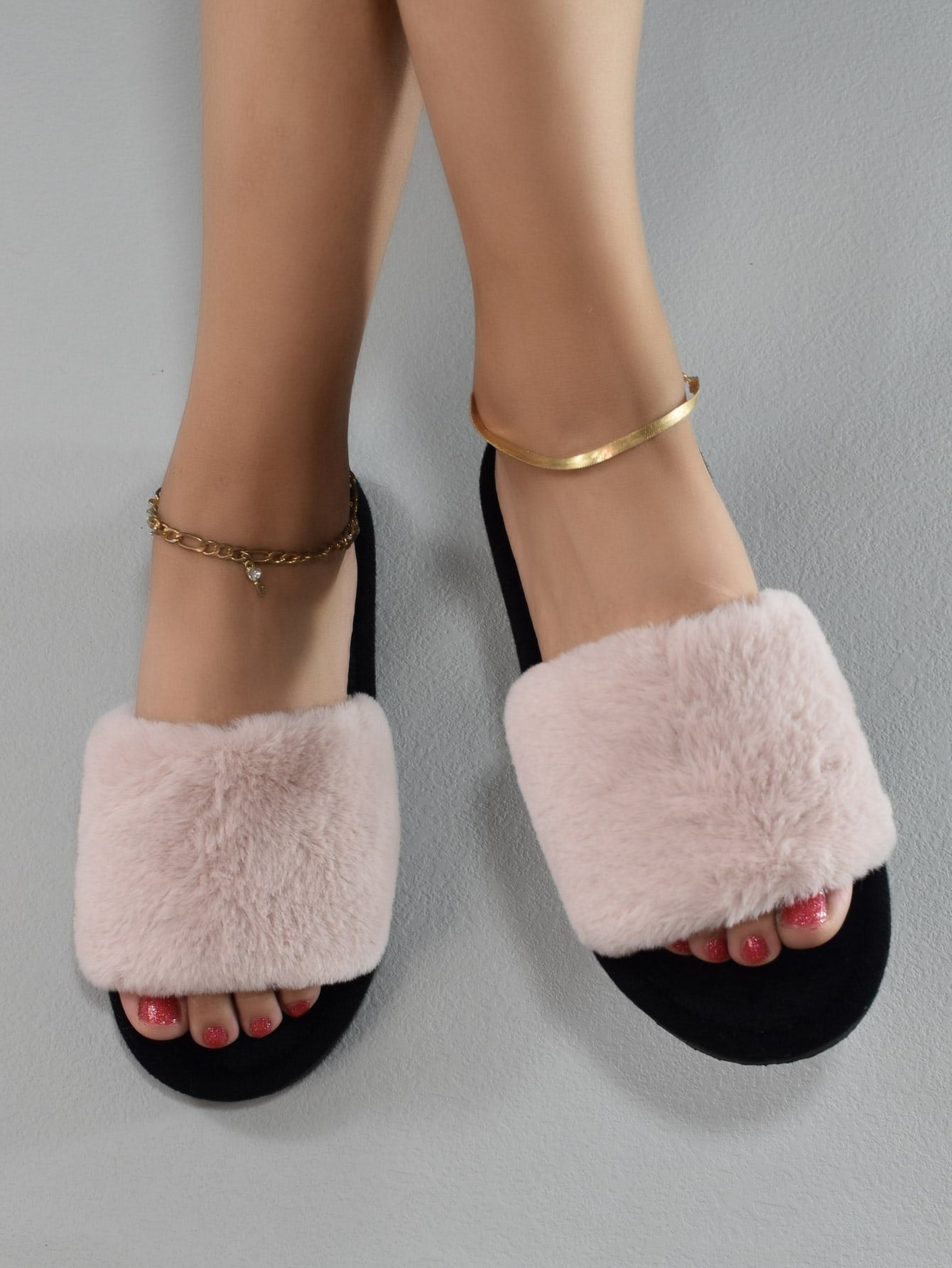 Buy SHEIN Minimalist Fuzzy Bedroom Slippers, Slip-on Pink Fashion Solid Color Women's Indoor Slippers in Pakistan