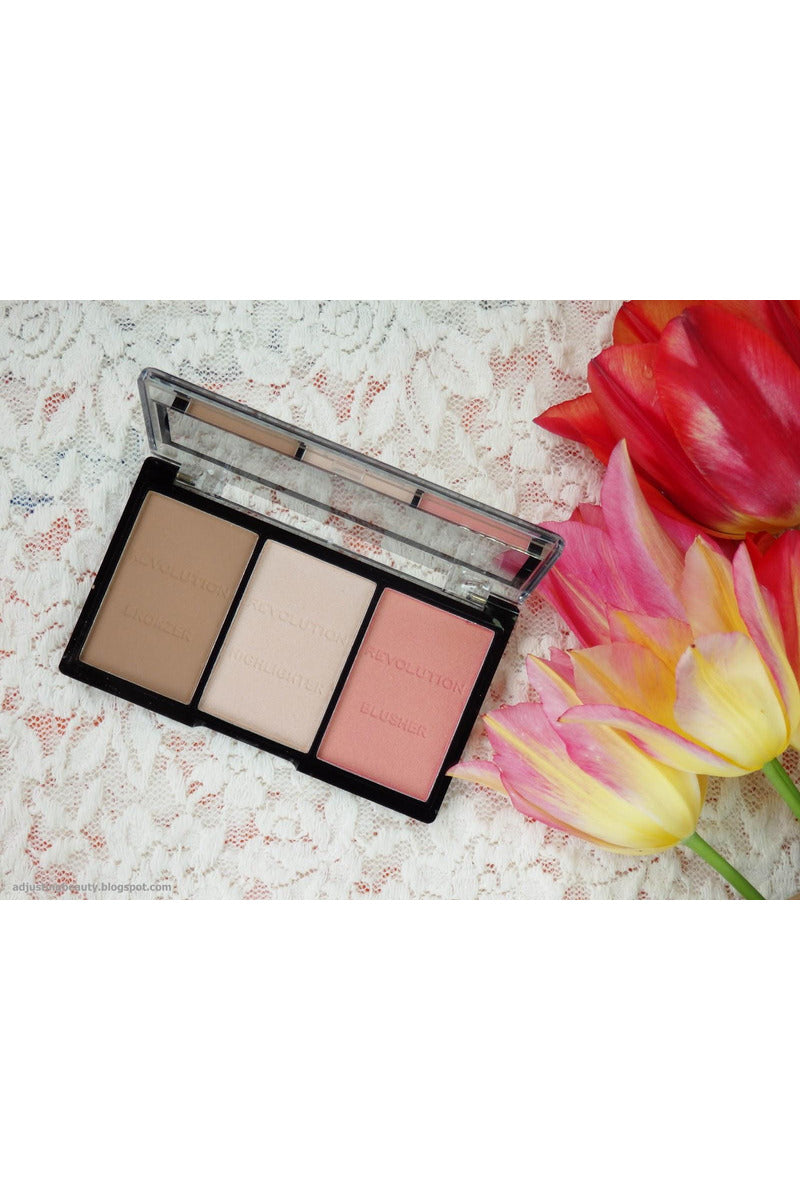 Buy Makeup Revolution Ultra Brightening Contour Kit - Ultra Fair C01 in Pakistan