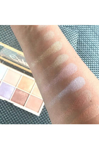 Buy Makeup Revolution Soph Highlighter Palette in Pakistan