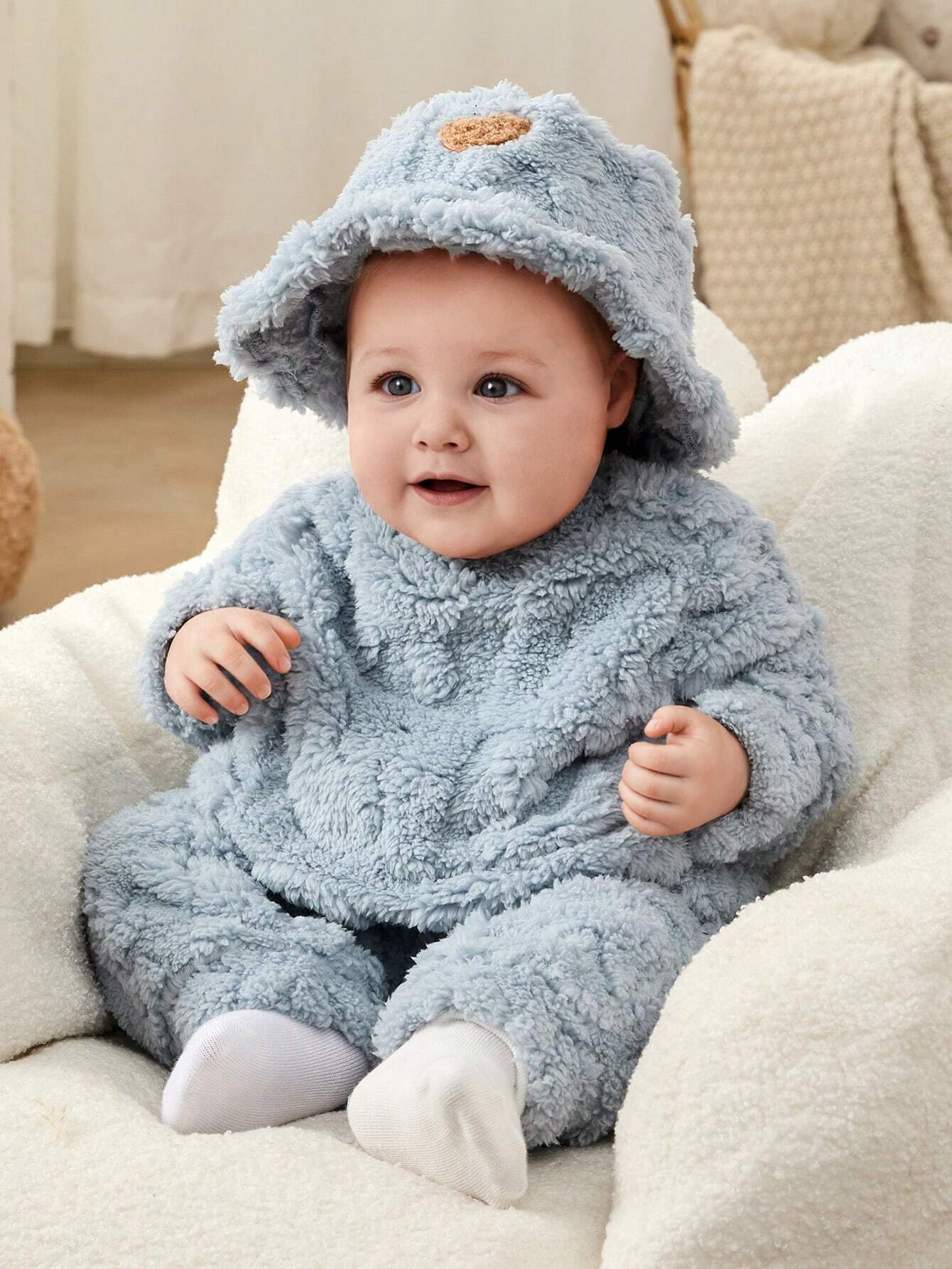 Buy SHEIN 3pcs/Set Newborn Baby Boys/Girls Blue Autumn/Winter Soft Coral Fleece Long Sleeve Hoodie, Pants & Hat, Cute Bear & Rabbit Print, Cozy & Warm, For Indoor & Outdoor in Pakistan