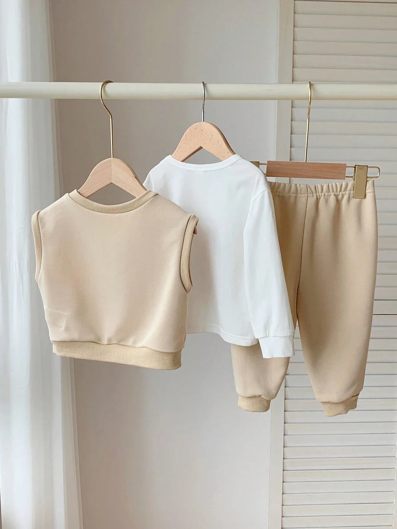 Buy SHEIN Baby Boy/Girl 3pcs Set Of Short Sleeve T-Shirt, Solid Color Long Pants, And Letter Printed Round Neck Sweatshirt in Pakistan