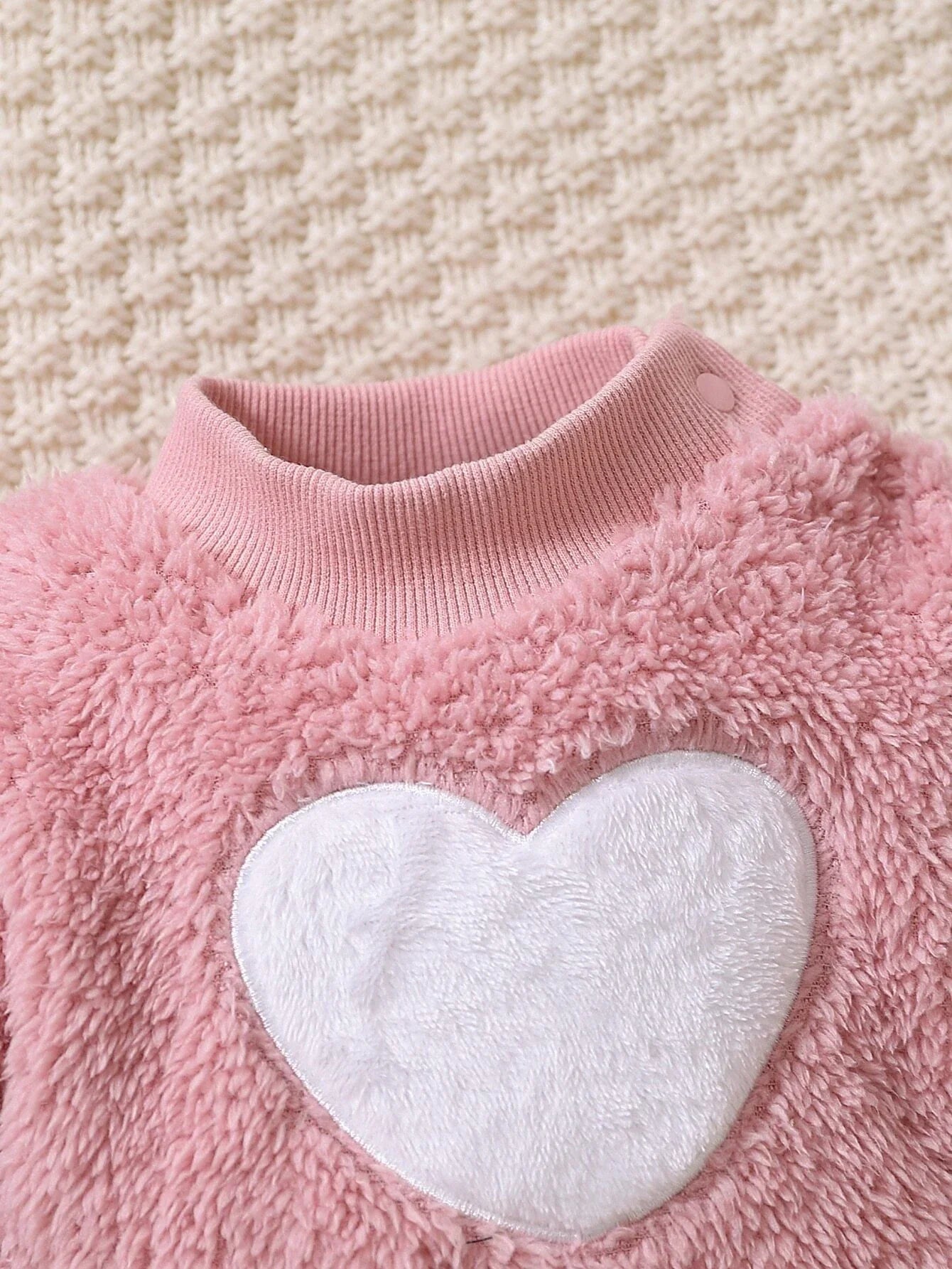 Buy SHEIN Baby Girl Newborn Heart Embroidery Teddy Pullover & Pants & Bag in Pakistan