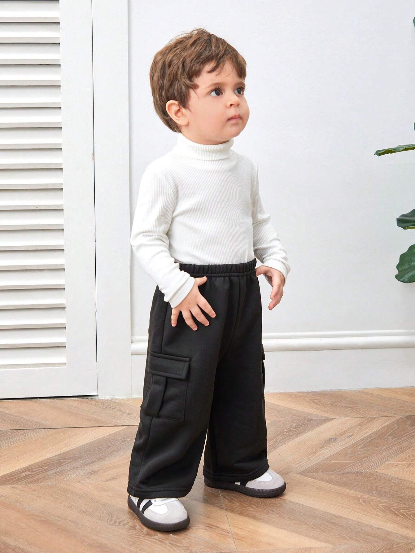 Buy SHEIN Casual Korean Style Patch Pocket Loose Straight Knit Sweatpants in Pakistan