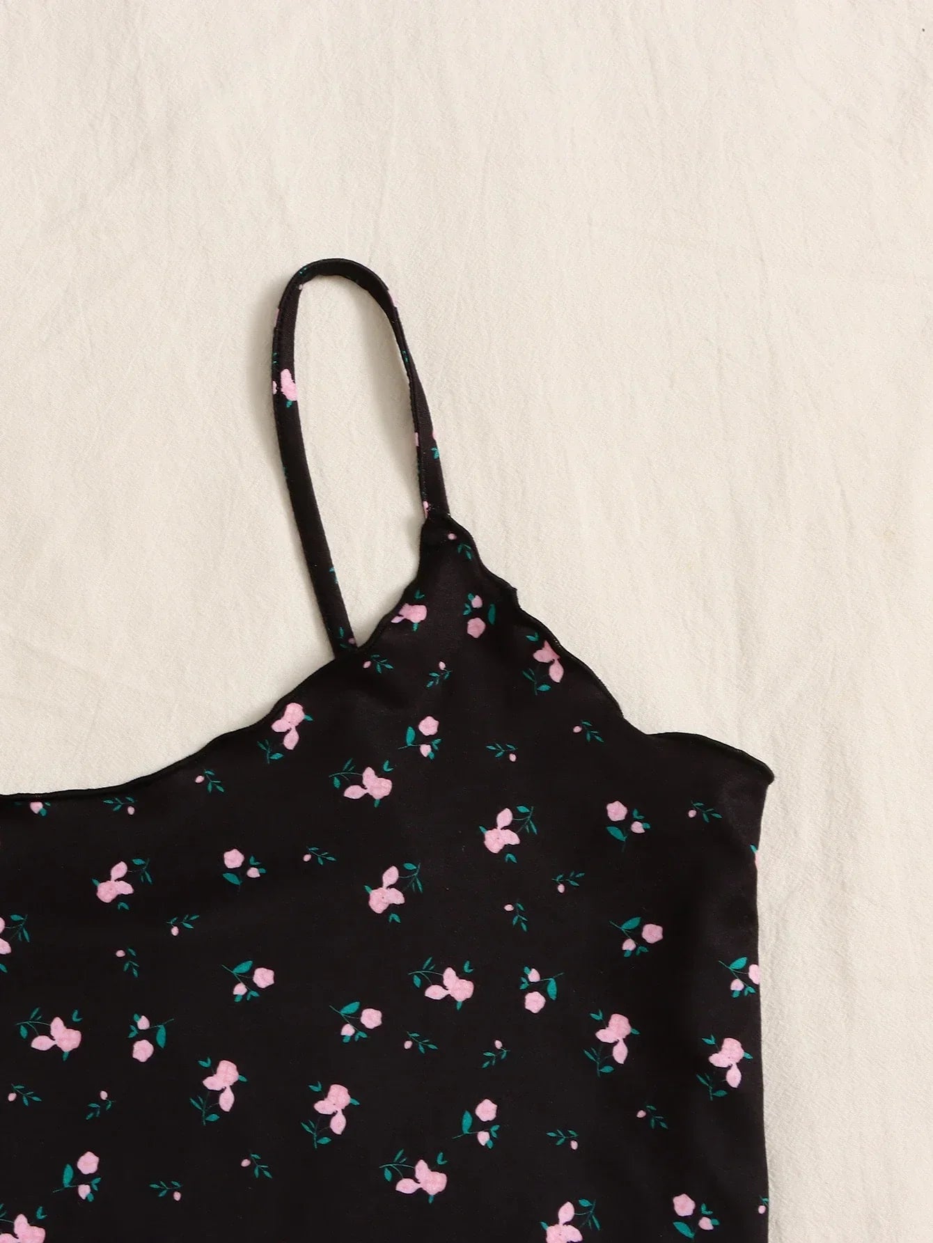 Buy SHEIN EZwear Ditsy Floral Lettuce Trim Cami Top in Pakistan