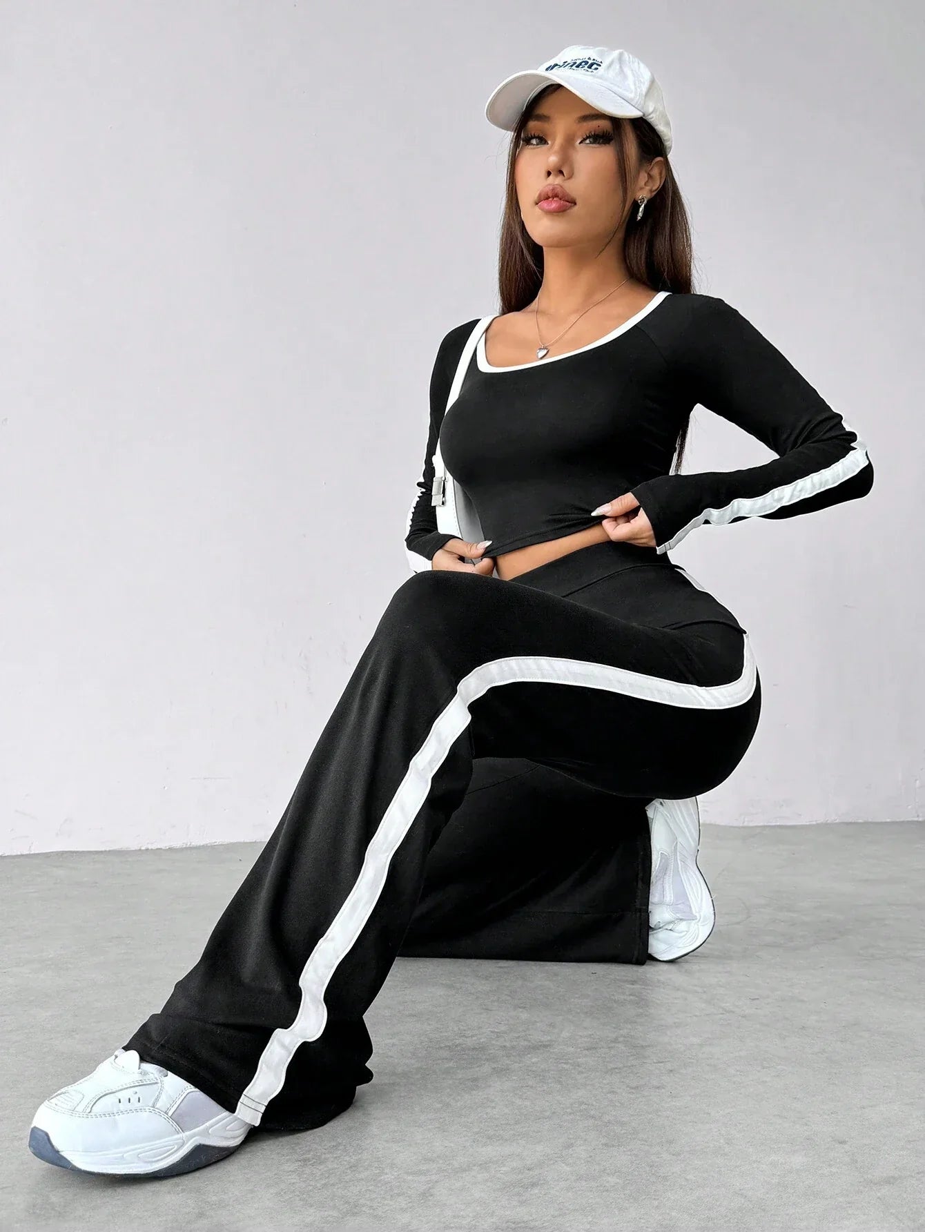 Buy SHEIN EZwear Women's Color-Blocked Long Sleeve Crop Tee And Pants Set in Pakistan