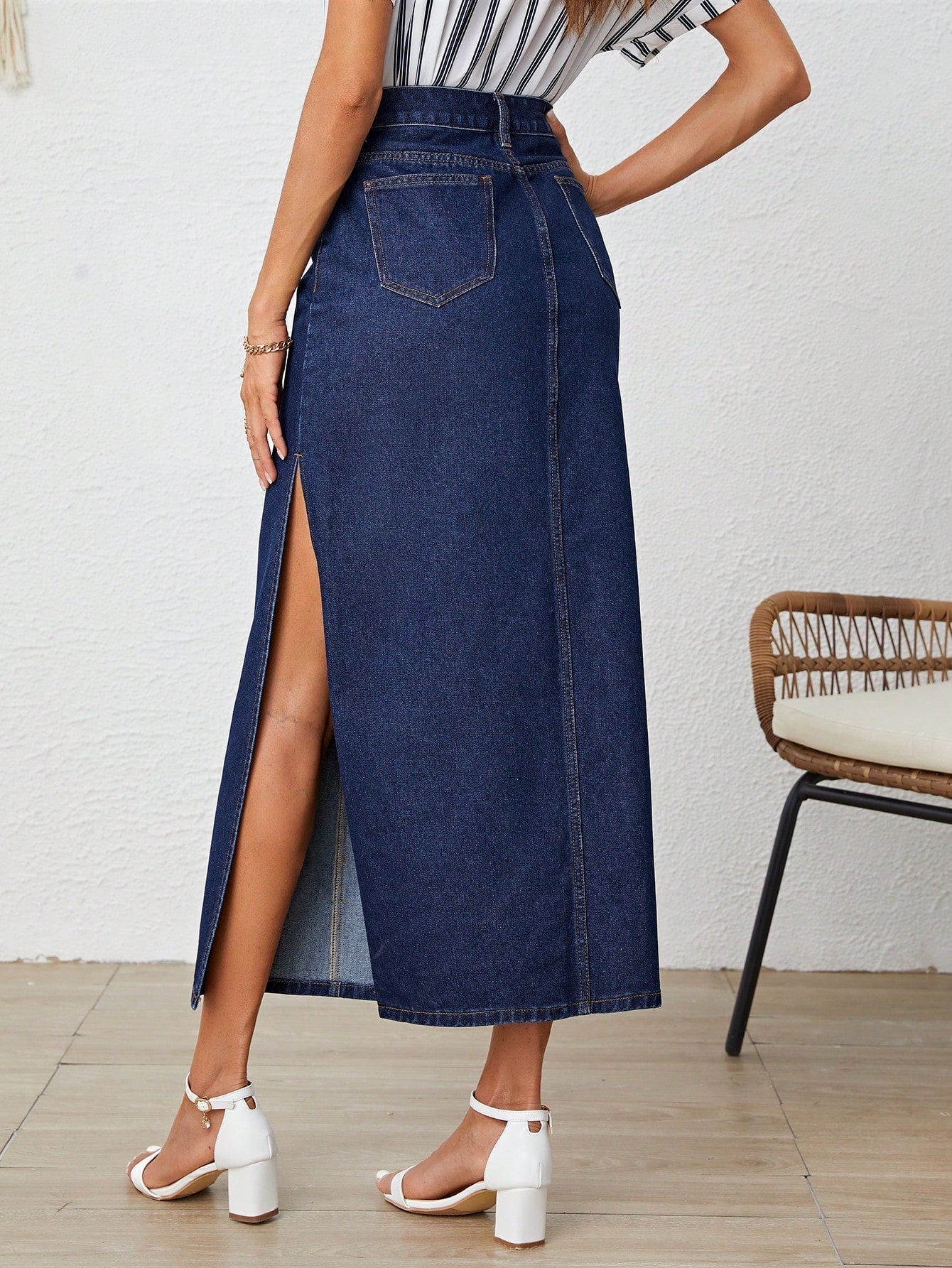 Buy SHEIN LUNE Solid Split Thigh Denim Skirt in Pakistan
