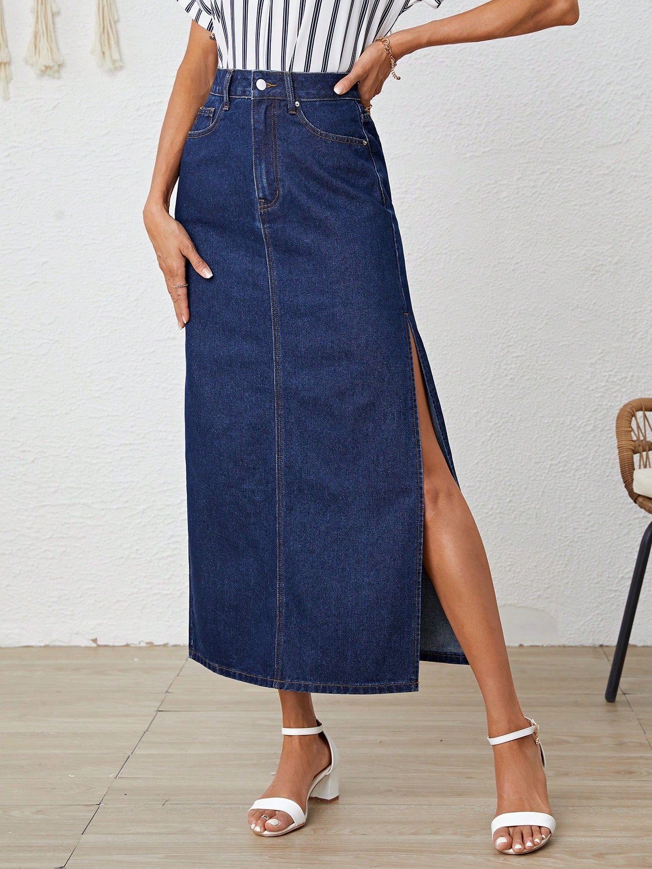 Buy SHEIN LUNE Solid Split Thigh Denim Skirt in Pakistan