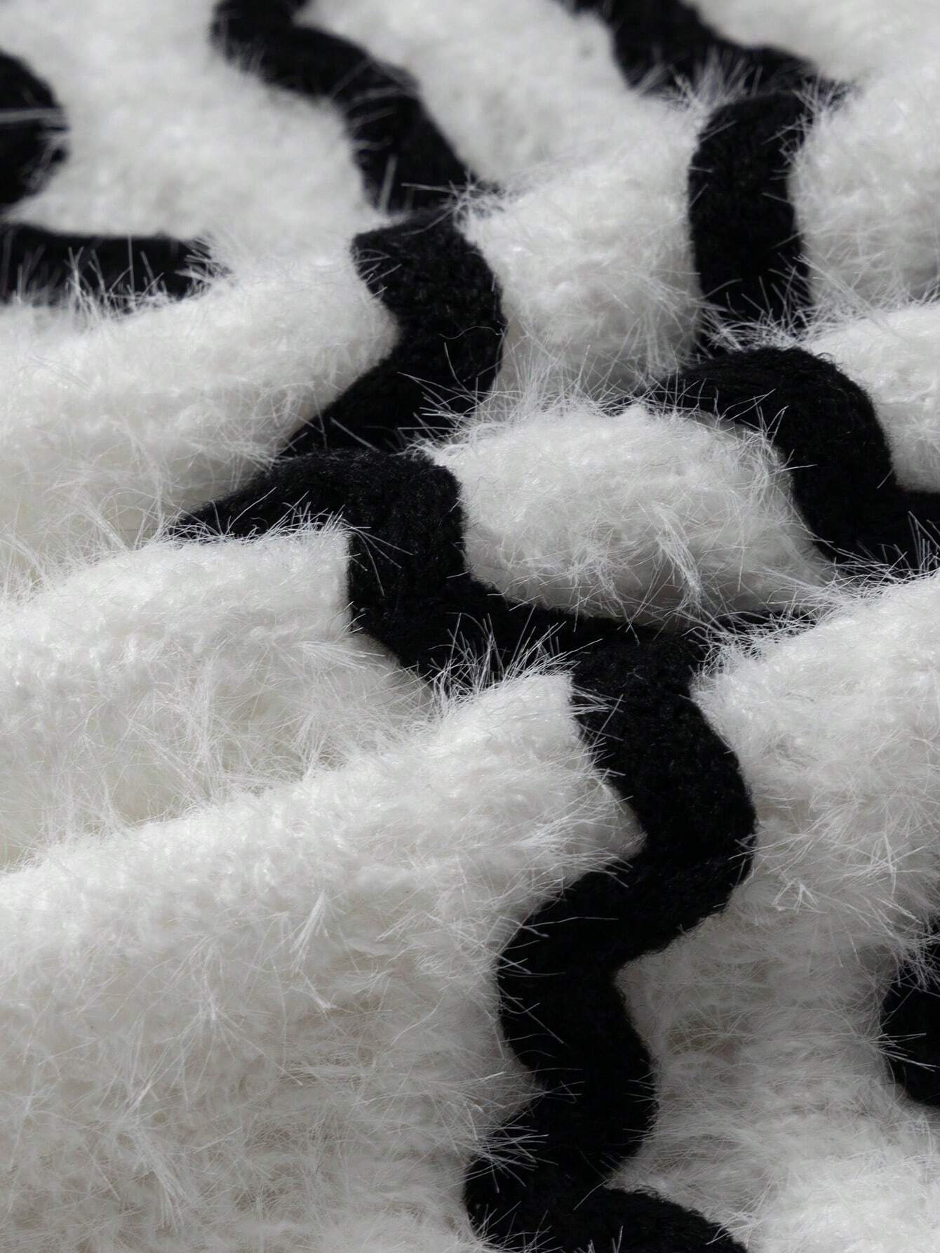 Buy SHEIN MOOSTA Chevron Pattern Raglan Sleeve Crop Sweater in Pakistan