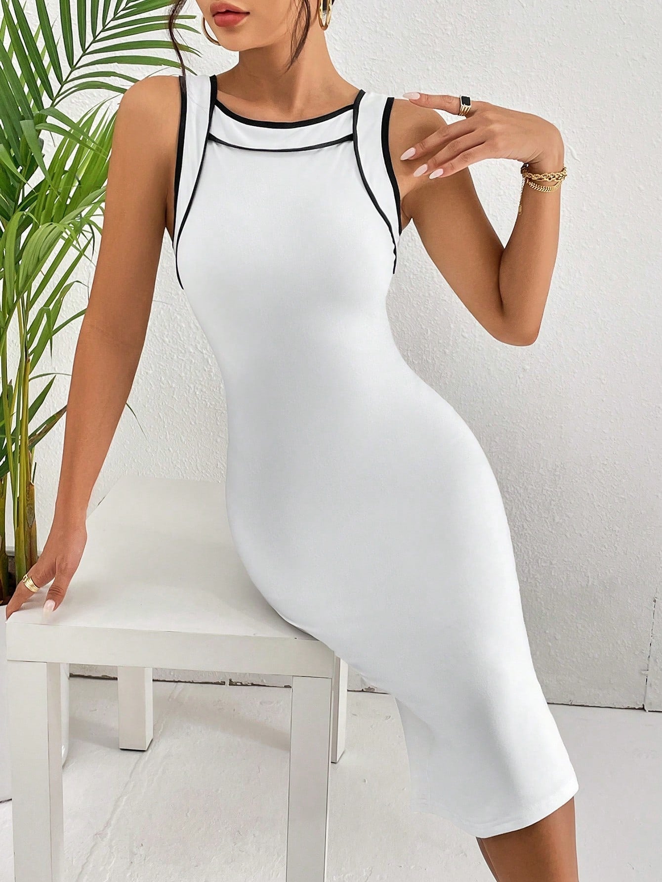 Buy SHEIN Priv̩ Contrast Binding Bodycon Dress in Pakistan